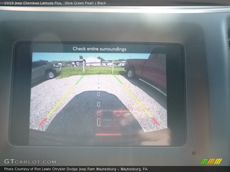 Olive Green Pearl / Black 2019 Jeep Cherokee Latitude Plus