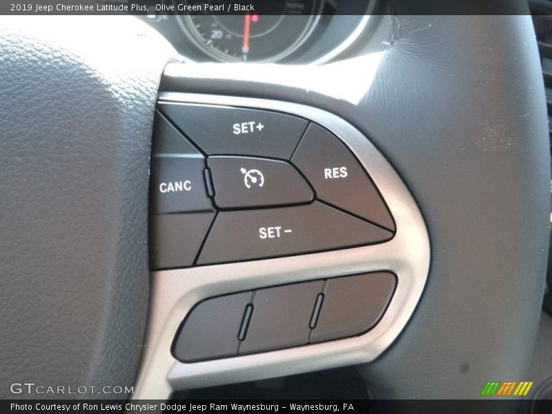 Olive Green Pearl / Black 2019 Jeep Cherokee Latitude Plus