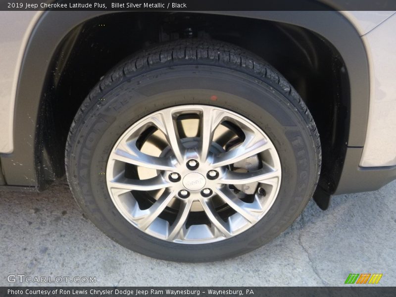 Billet Silver Metallic / Black 2019 Jeep Cherokee Latitude Plus