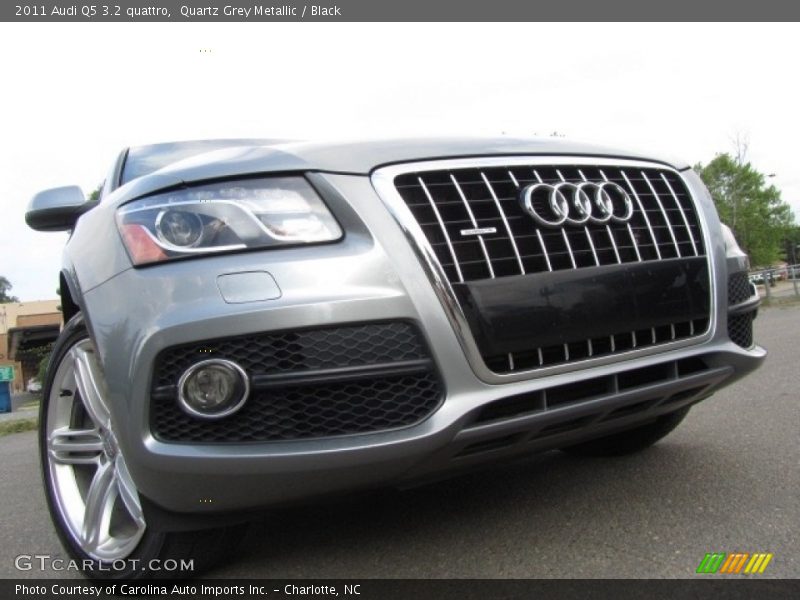 Quartz Grey Metallic / Black 2011 Audi Q5 3.2 quattro