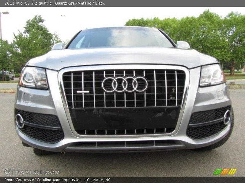 Quartz Grey Metallic / Black 2011 Audi Q5 3.2 quattro
