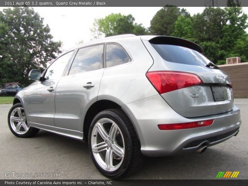 Quartz Grey Metallic / Black 2011 Audi Q5 3.2 quattro