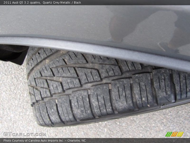 Quartz Grey Metallic / Black 2011 Audi Q5 3.2 quattro