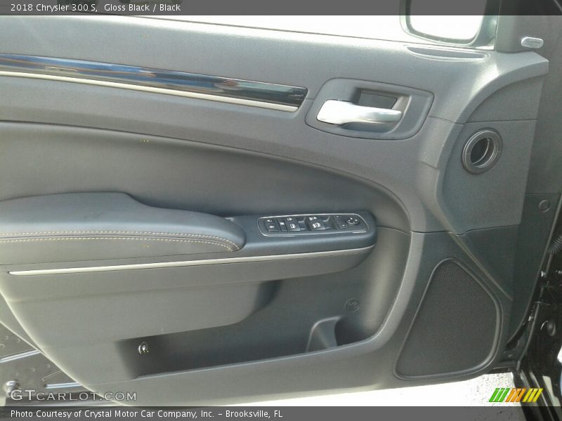 Gloss Black / Black 2018 Chrysler 300 S