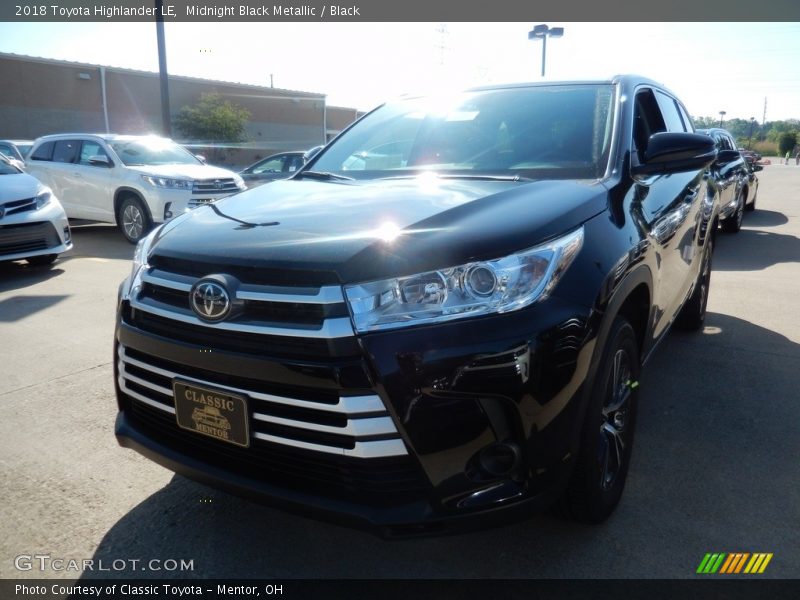 Midnight Black Metallic / Black 2018 Toyota Highlander LE