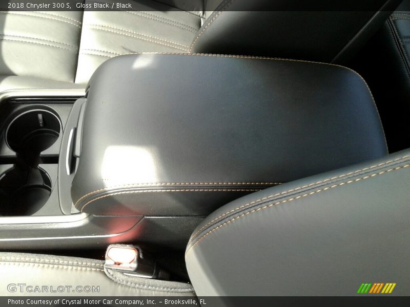 Gloss Black / Black 2018 Chrysler 300 S