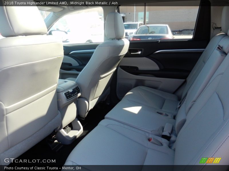 Midnight Black Metallic / Ash 2018 Toyota Highlander Limited AWD
