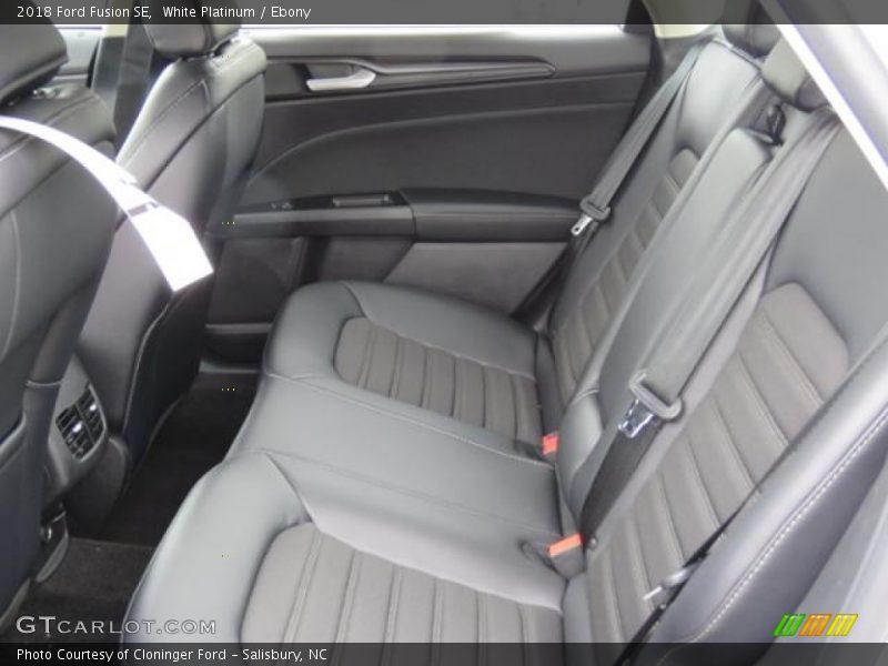 White Platinum / Ebony 2018 Ford Fusion SE