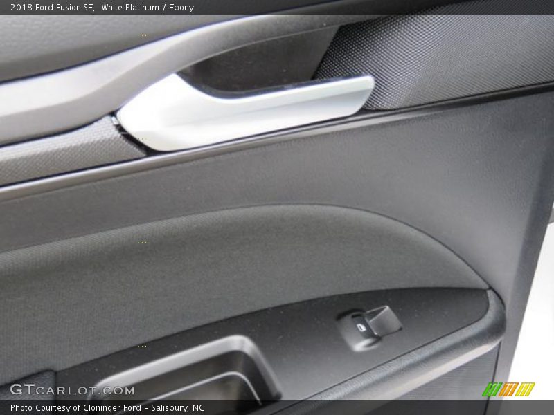 White Platinum / Ebony 2018 Ford Fusion SE