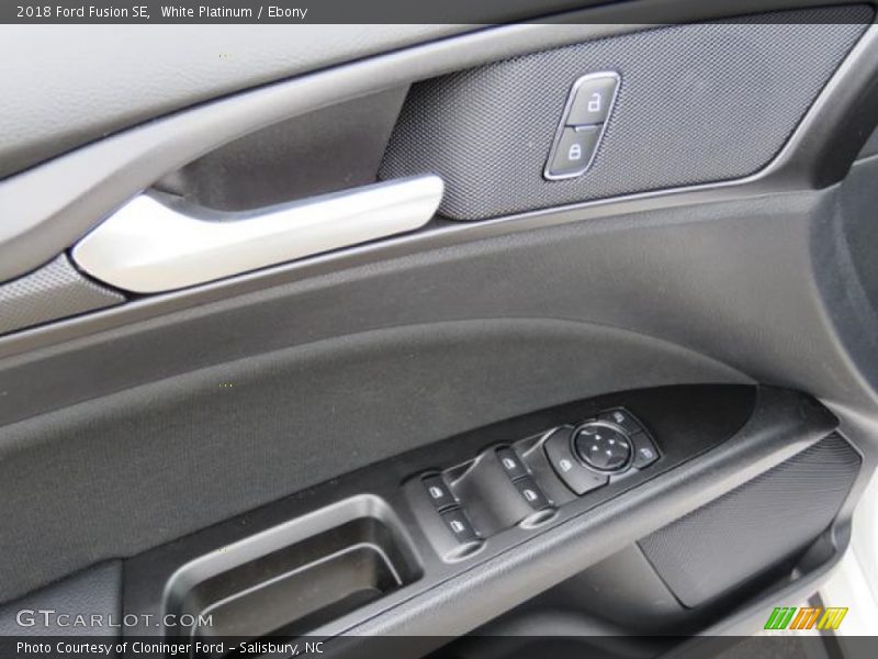 White Platinum / Ebony 2018 Ford Fusion SE