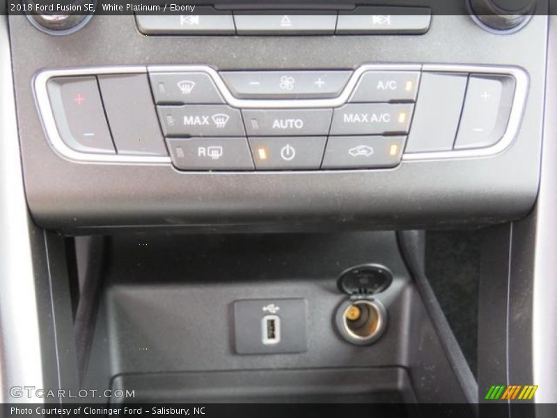 White Platinum / Ebony 2018 Ford Fusion SE