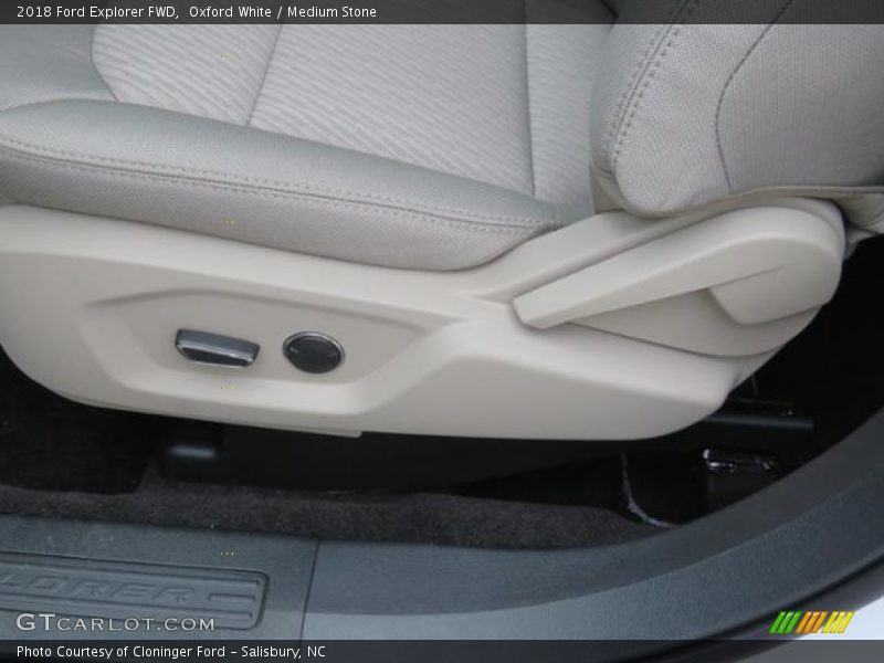 Oxford White / Medium Stone 2018 Ford Explorer FWD
