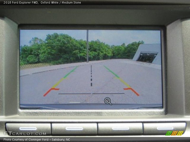 Oxford White / Medium Stone 2018 Ford Explorer FWD