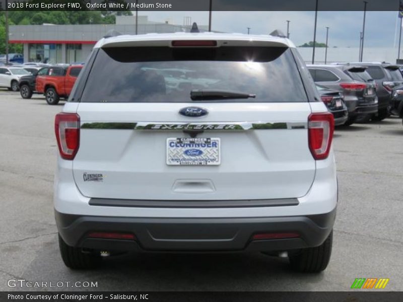 Oxford White / Medium Stone 2018 Ford Explorer FWD