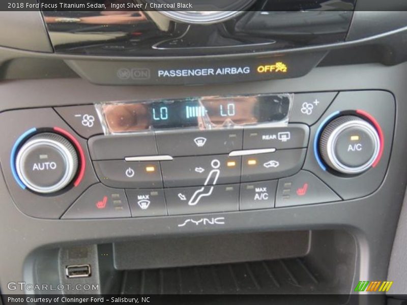 Ingot Silver / Charcoal Black 2018 Ford Focus Titanium Sedan
