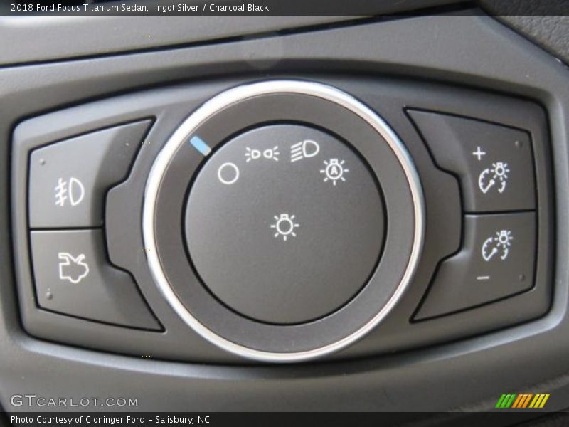 Ingot Silver / Charcoal Black 2018 Ford Focus Titanium Sedan