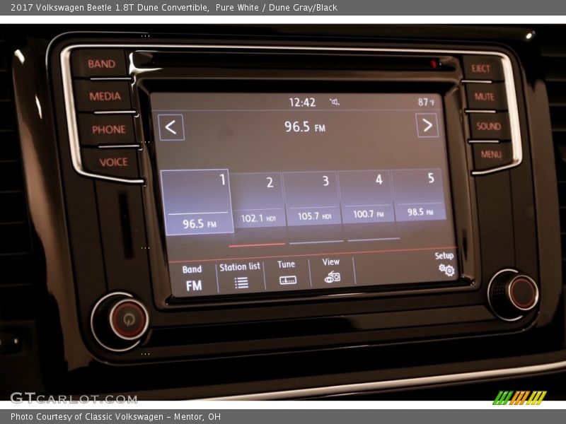 Controls of 2017 Beetle 1.8T Dune Convertible