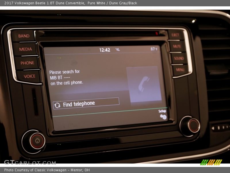 Controls of 2017 Beetle 1.8T Dune Convertible