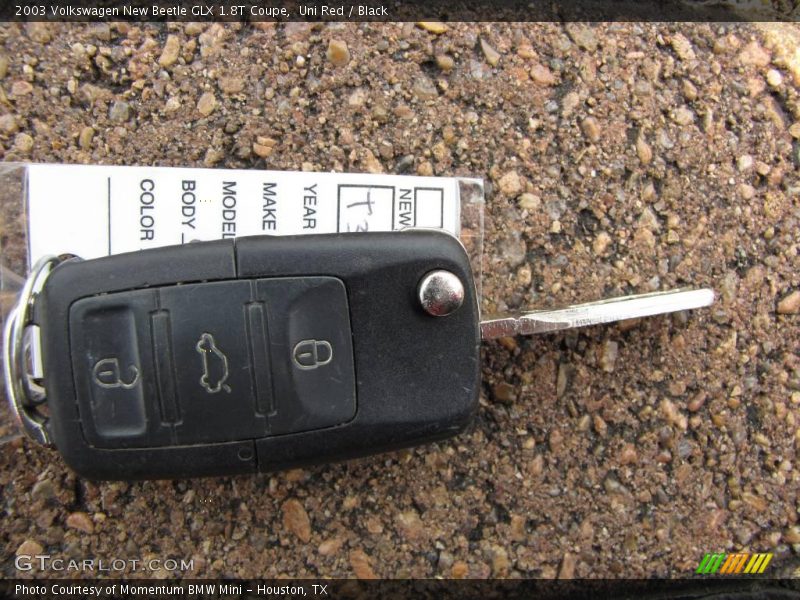 Uni Red / Black 2003 Volkswagen New Beetle GLX 1.8T Coupe