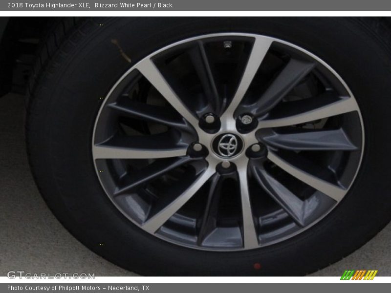 Blizzard White Pearl / Black 2018 Toyota Highlander XLE