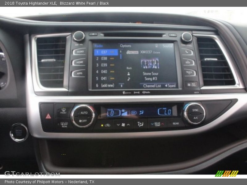 Blizzard White Pearl / Black 2018 Toyota Highlander XLE