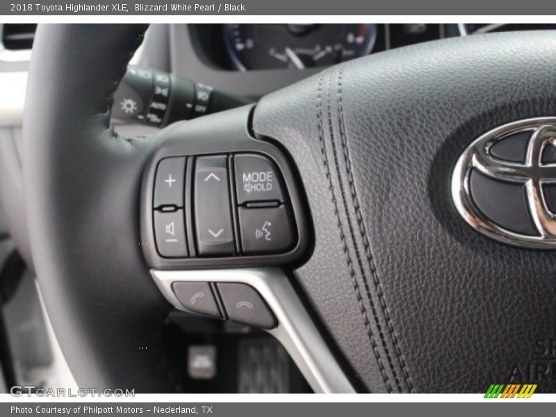 Blizzard White Pearl / Black 2018 Toyota Highlander XLE