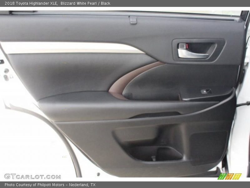 Blizzard White Pearl / Black 2018 Toyota Highlander XLE