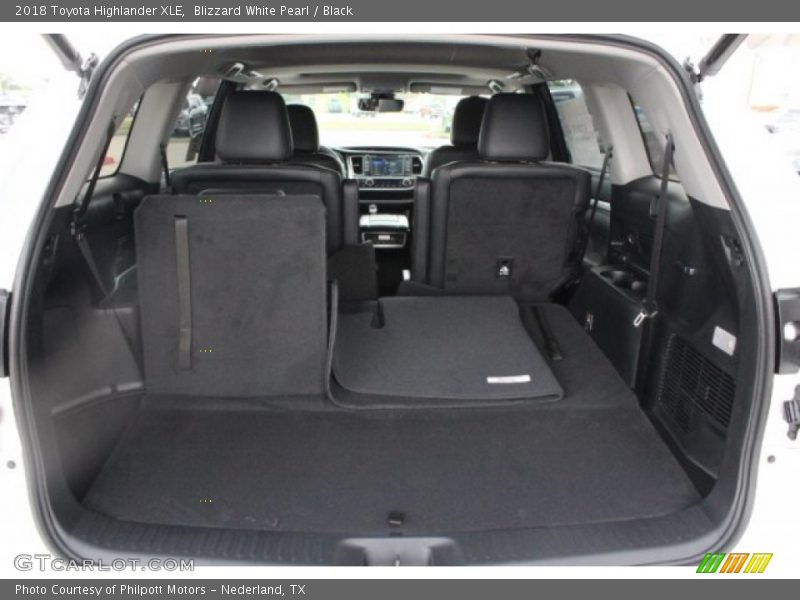 Blizzard White Pearl / Black 2018 Toyota Highlander XLE