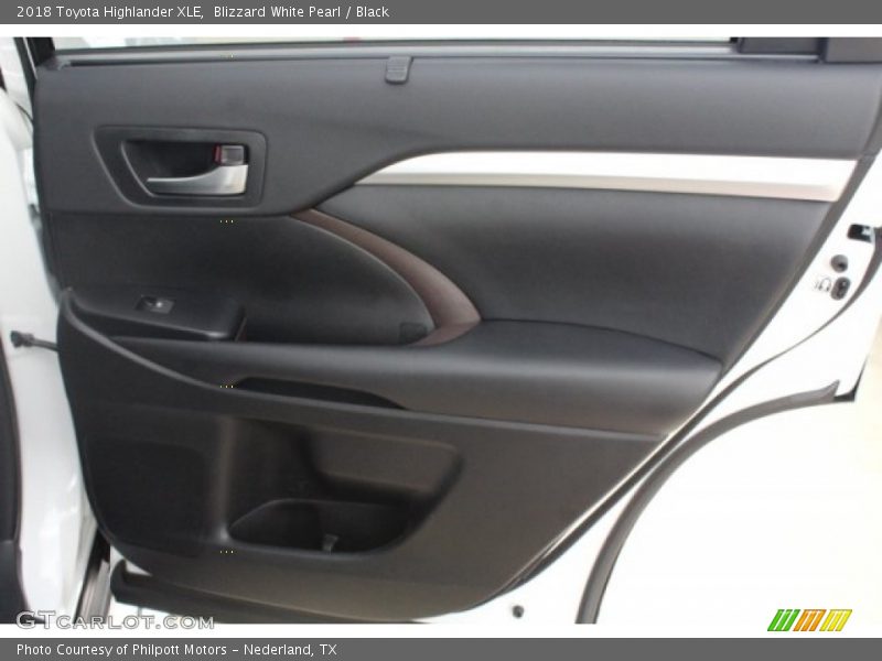 Blizzard White Pearl / Black 2018 Toyota Highlander XLE