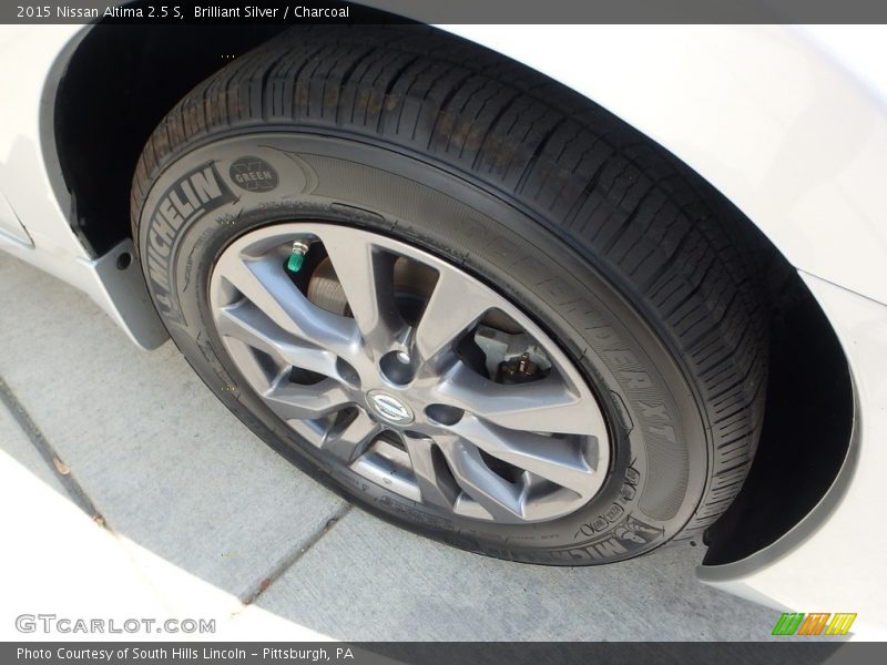 Brilliant Silver / Charcoal 2015 Nissan Altima 2.5 S