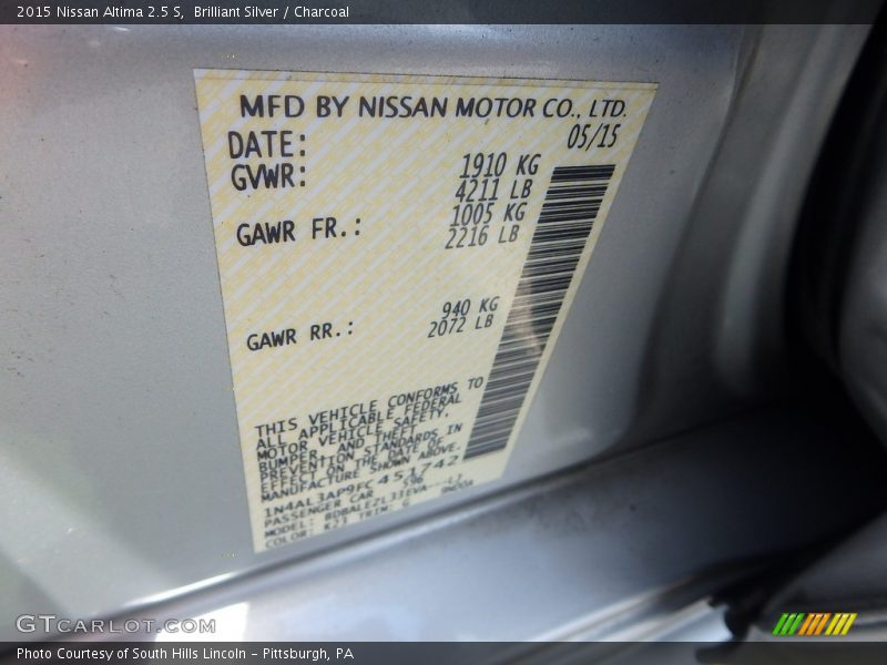 Brilliant Silver / Charcoal 2015 Nissan Altima 2.5 S