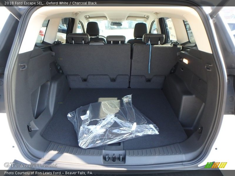 Oxford White / Charcoal Black 2018 Ford Escape SEL