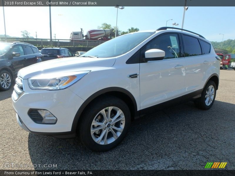 Oxford White / Charcoal Black 2018 Ford Escape SEL