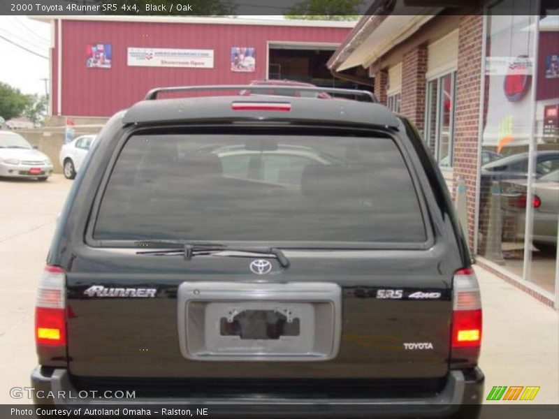 Black / Oak 2000 Toyota 4Runner SR5 4x4