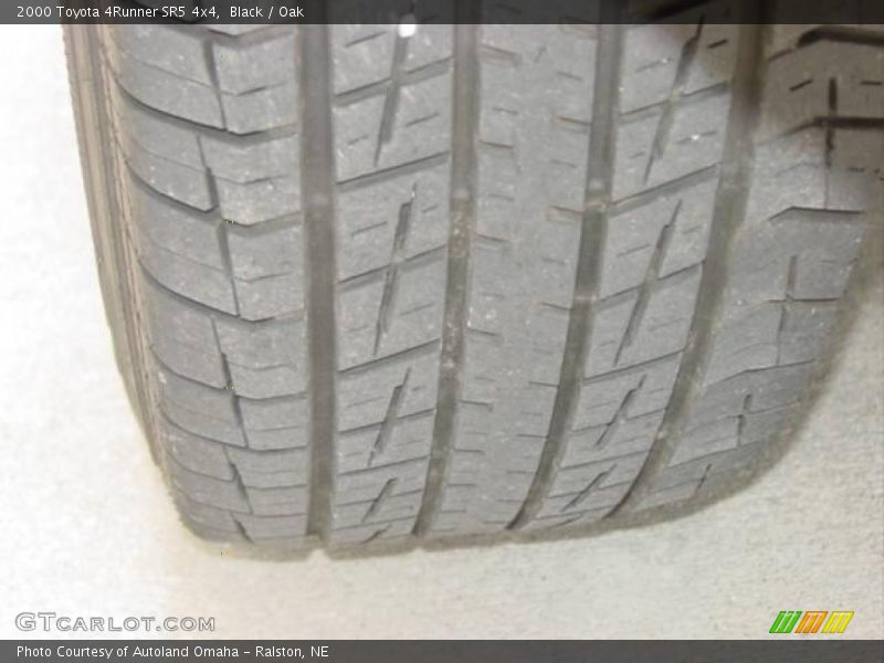 Black / Oak 2000 Toyota 4Runner SR5 4x4