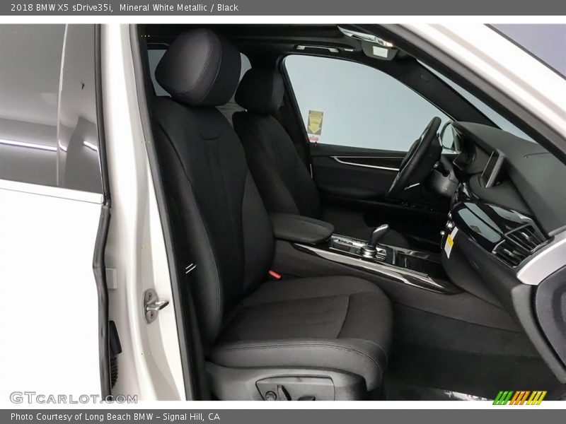 Mineral White Metallic / Black 2018 BMW X5 sDrive35i