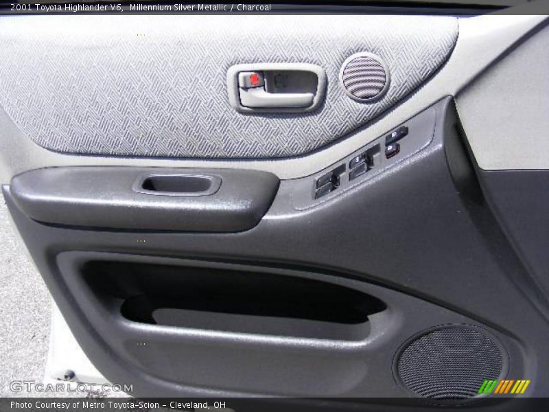 Millennium Silver Metallic / Charcoal 2001 Toyota Highlander V6