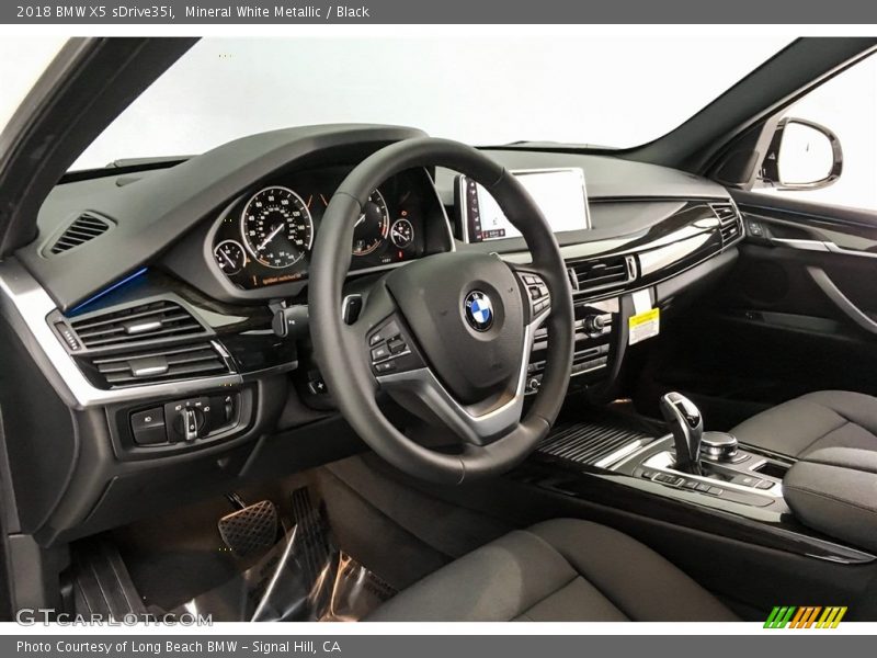 Mineral White Metallic / Black 2018 BMW X5 sDrive35i