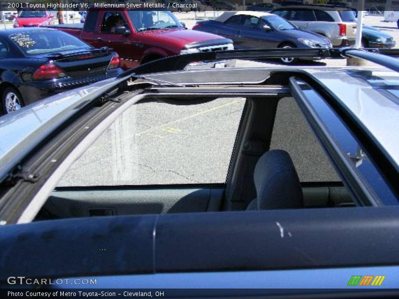 Millennium Silver Metallic / Charcoal 2001 Toyota Highlander V6