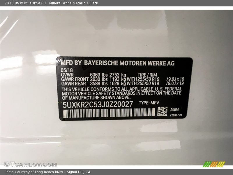 Mineral White Metallic / Black 2018 BMW X5 sDrive35i