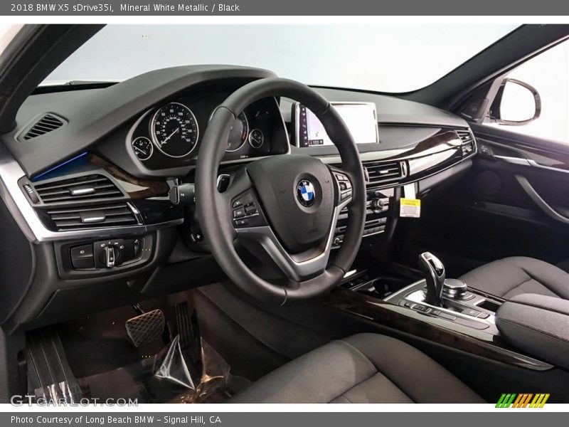 Mineral White Metallic / Black 2018 BMW X5 sDrive35i