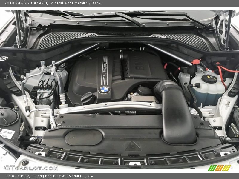 Mineral White Metallic / Black 2018 BMW X5 sDrive35i