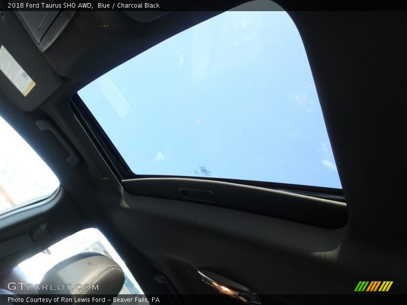 Blue / Charcoal Black 2018 Ford Taurus SHO AWD