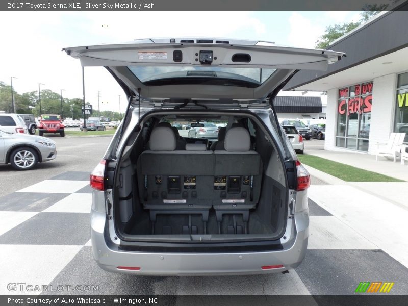 Silver Sky Metallic / Ash 2017 Toyota Sienna XLE