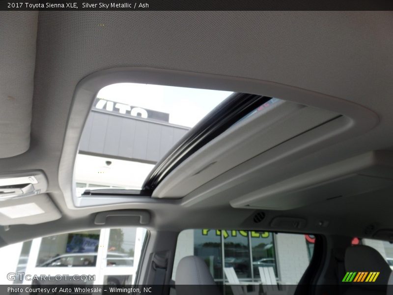 Silver Sky Metallic / Ash 2017 Toyota Sienna XLE