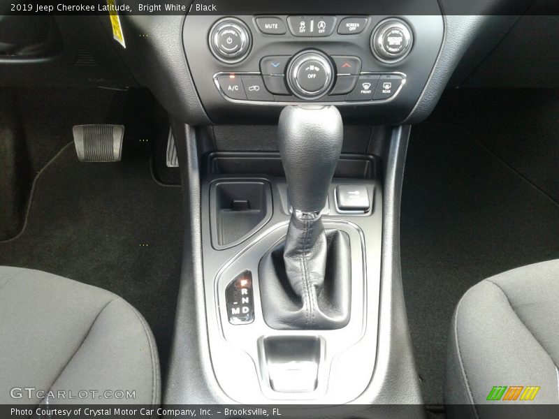 Bright White / Black 2019 Jeep Cherokee Latitude