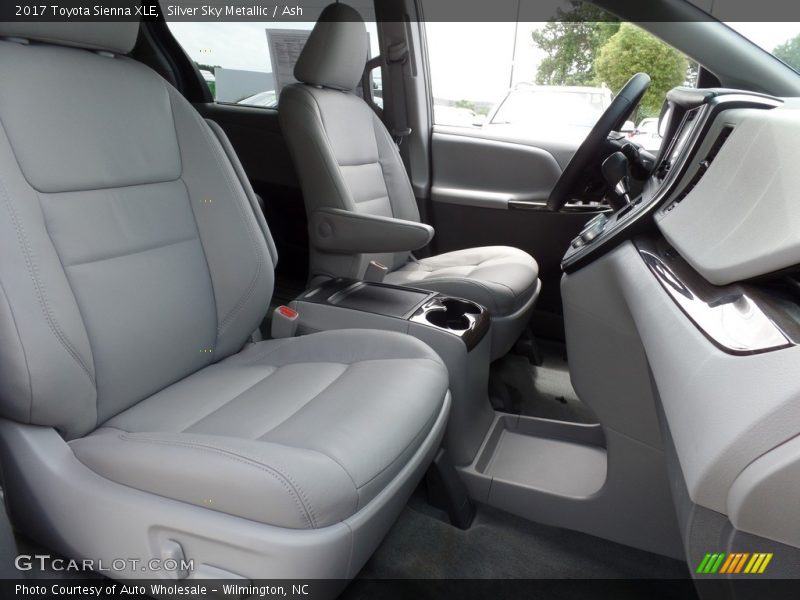 Silver Sky Metallic / Ash 2017 Toyota Sienna XLE