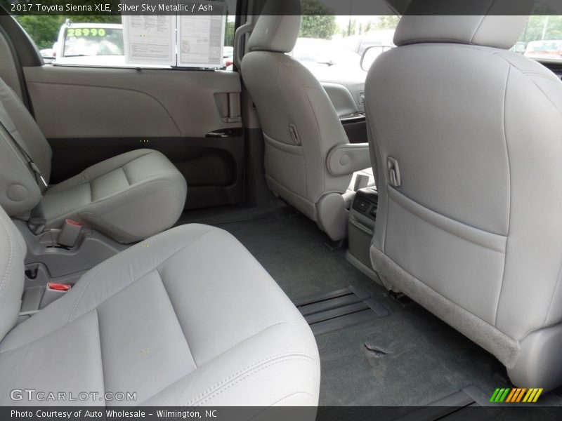 Silver Sky Metallic / Ash 2017 Toyota Sienna XLE