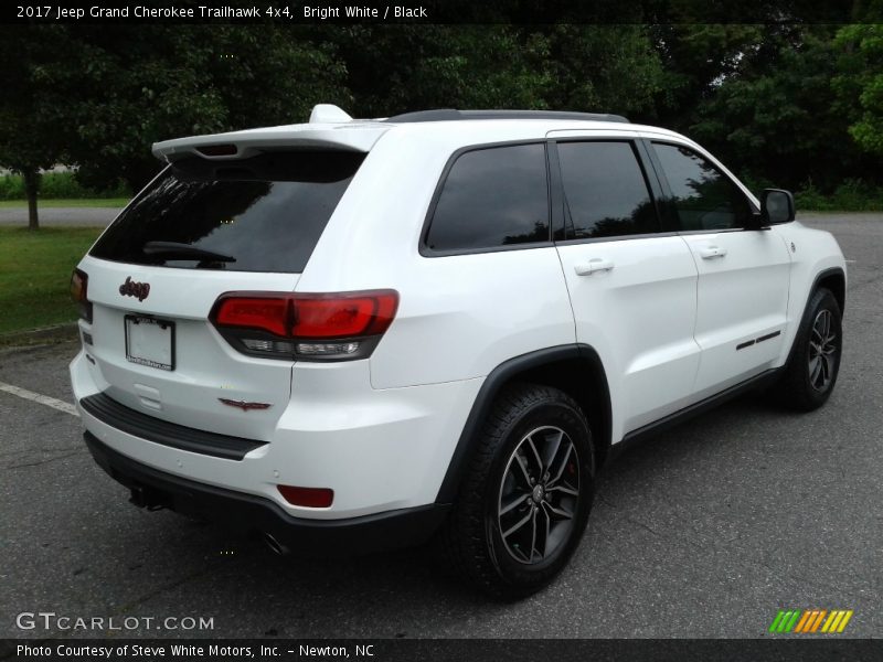 Bright White / Black 2017 Jeep Grand Cherokee Trailhawk 4x4