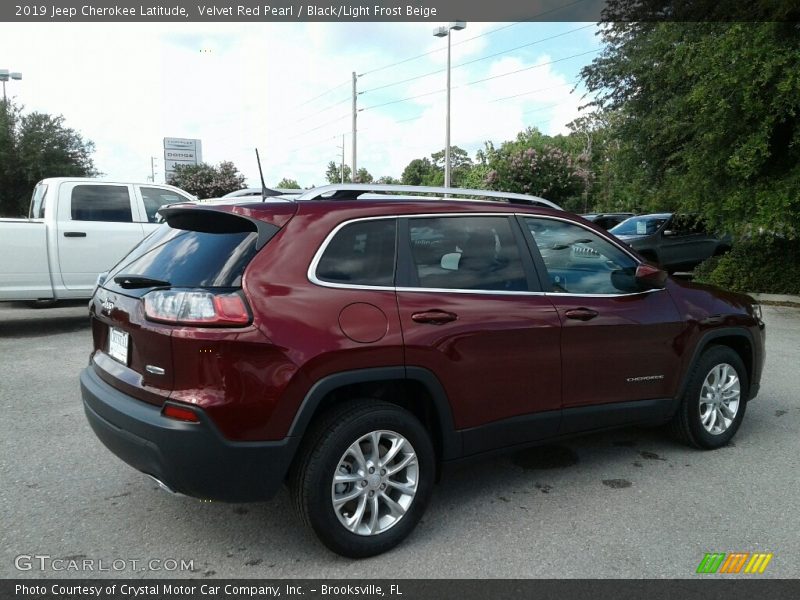 Velvet Red Pearl / Black/Light Frost Beige 2019 Jeep Cherokee Latitude